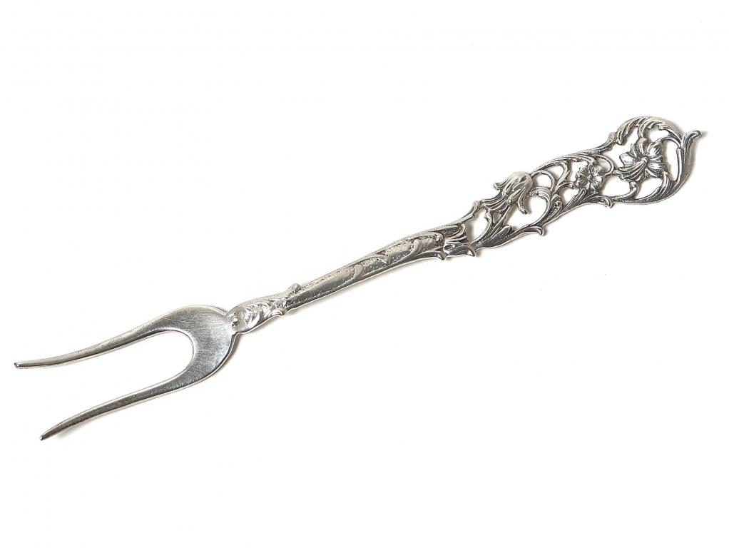 Серебряная сервировочная вилка.  Швеция, 1958 год