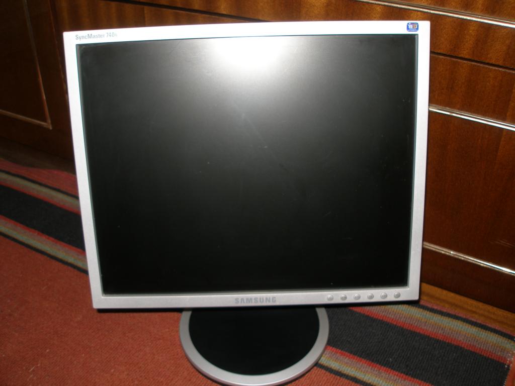 Монитор Samsung  740B.  mod.  LS17HABTSQ/EDC