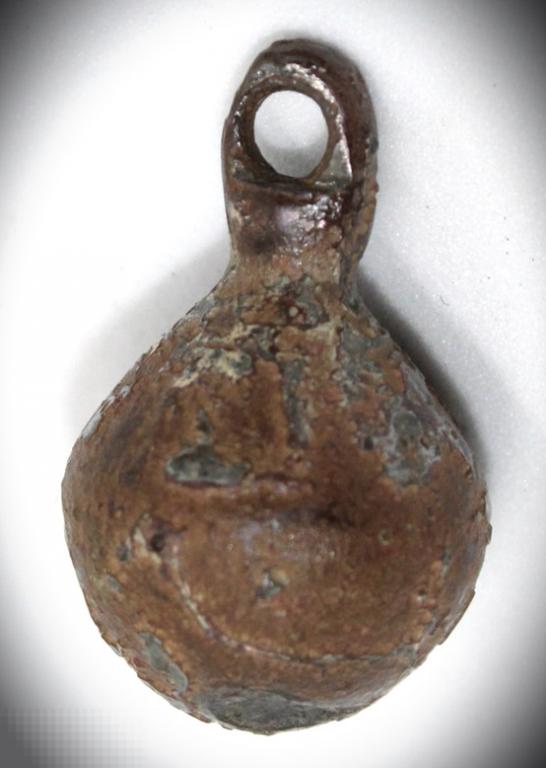 Пуговичка-гирька. Крупная. Медный сплав, остатки лужения. Литьё