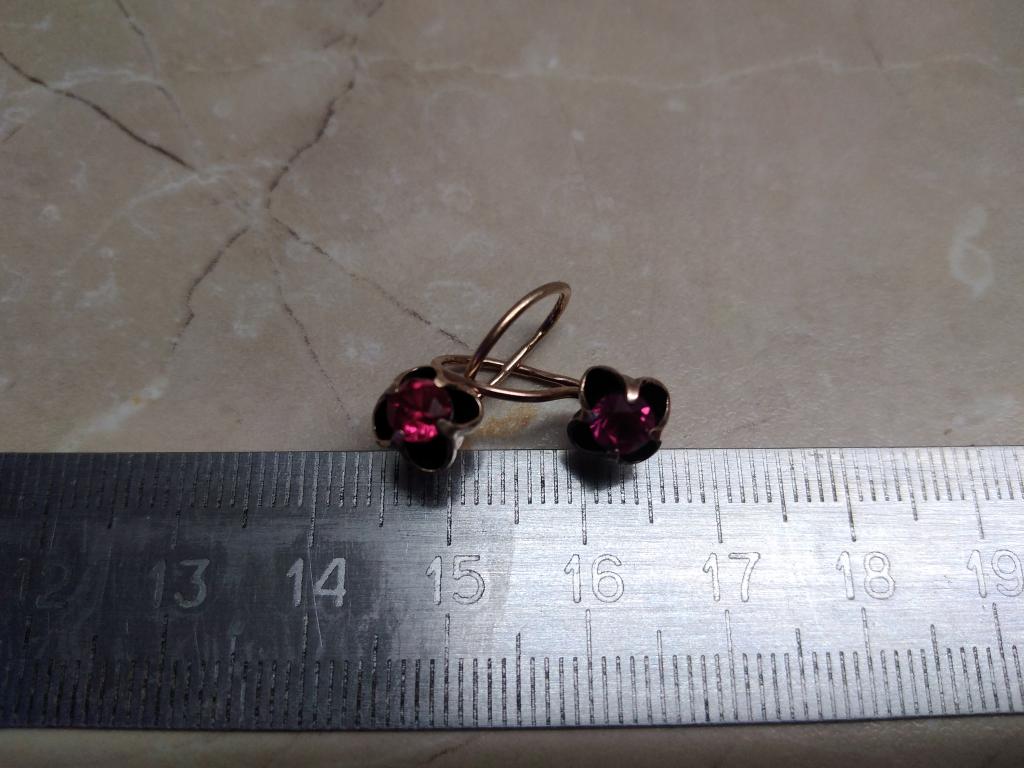 Серьги с камнем. Серебро 925 Звезда. 2 гр. Позолота