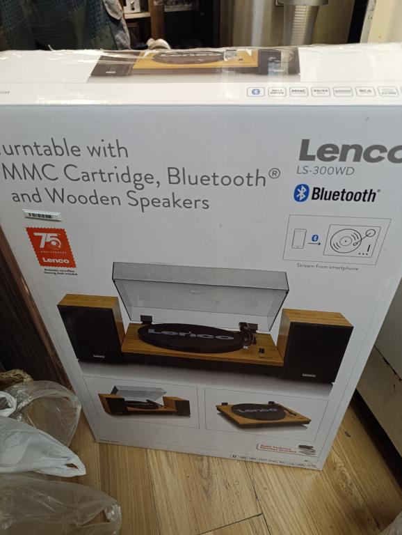 Проигрыватель винила с усилителем и колонками Lenco LS-300WD с Bluetooth