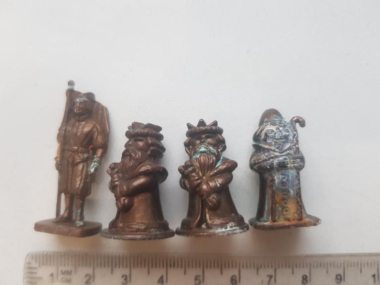 Фигура шахматная латунь не чищенные 4 шт одним лотом