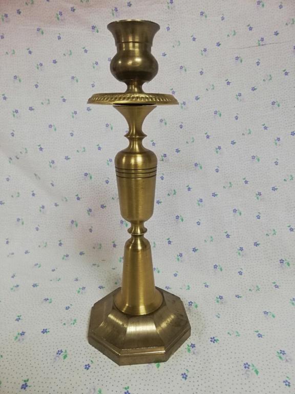 Большой тяжелый подсвечник из латуни
