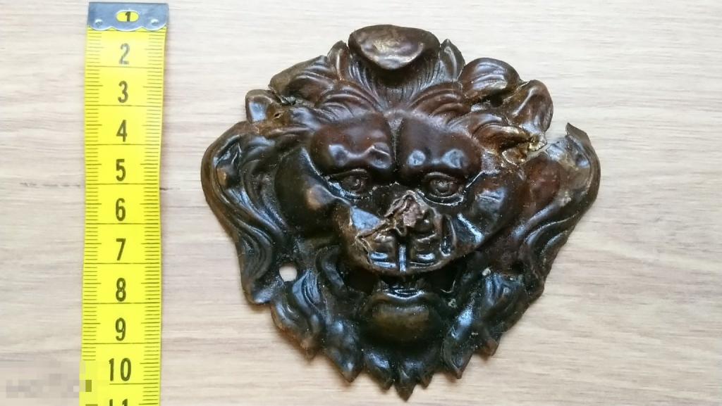 Лев старинная бронзовая мебельная накладка тонкая латунь довоенная Германия