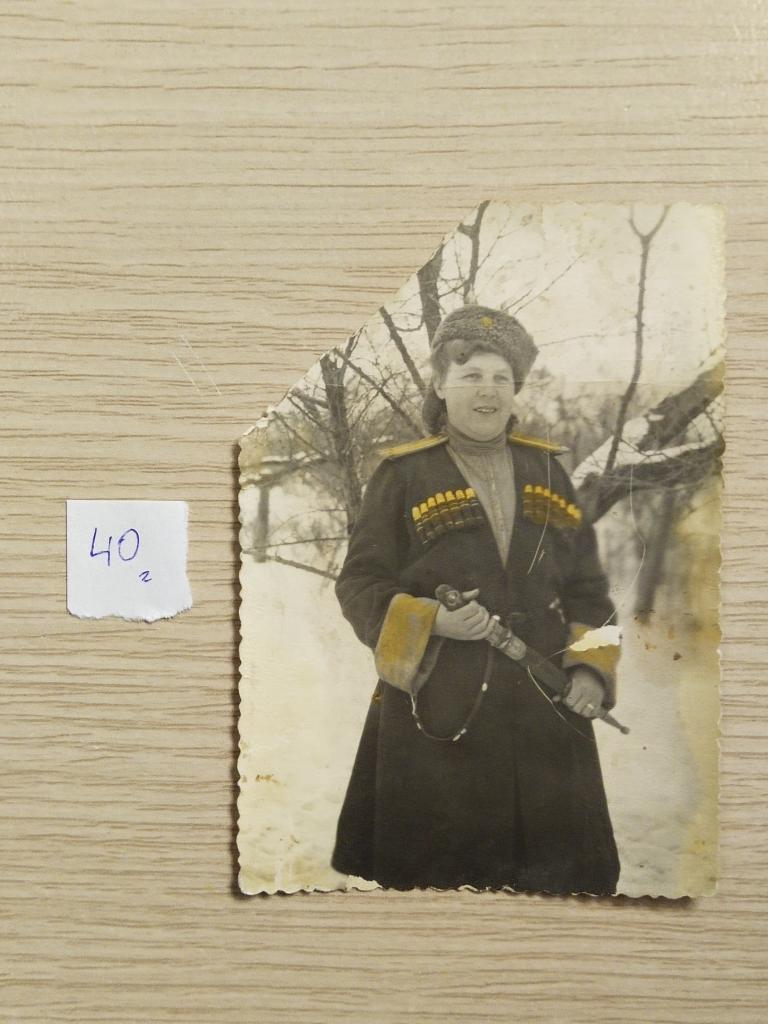 Фотография "Женщина в кавказском национальном костюме 40-е годы."