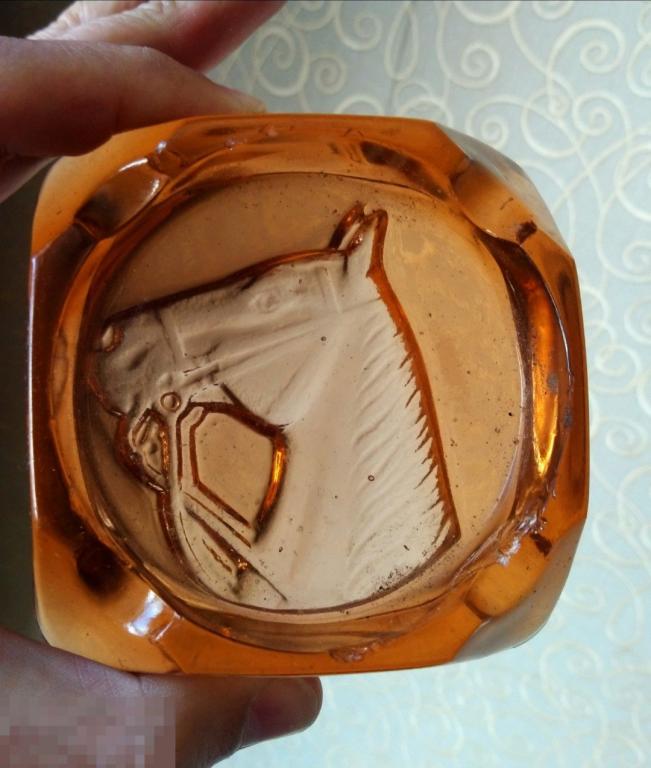 Старинная пепельница Лошадь цветное стекло Германия 1920