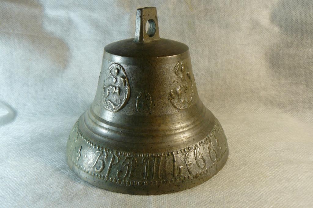 Ямской , поддужный колокольчик Братьев Молевых 1874 года. 4 Георгия .