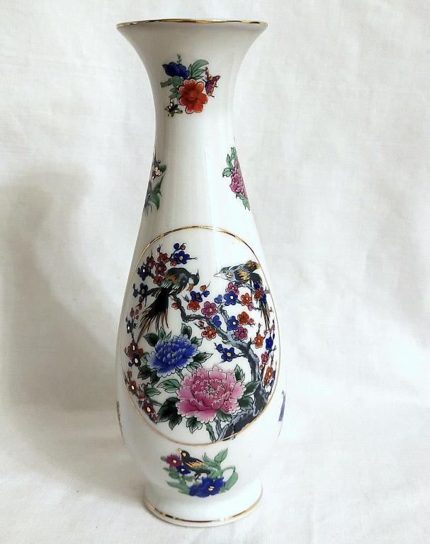 * ВАЗА фарфор    (К 23/24)