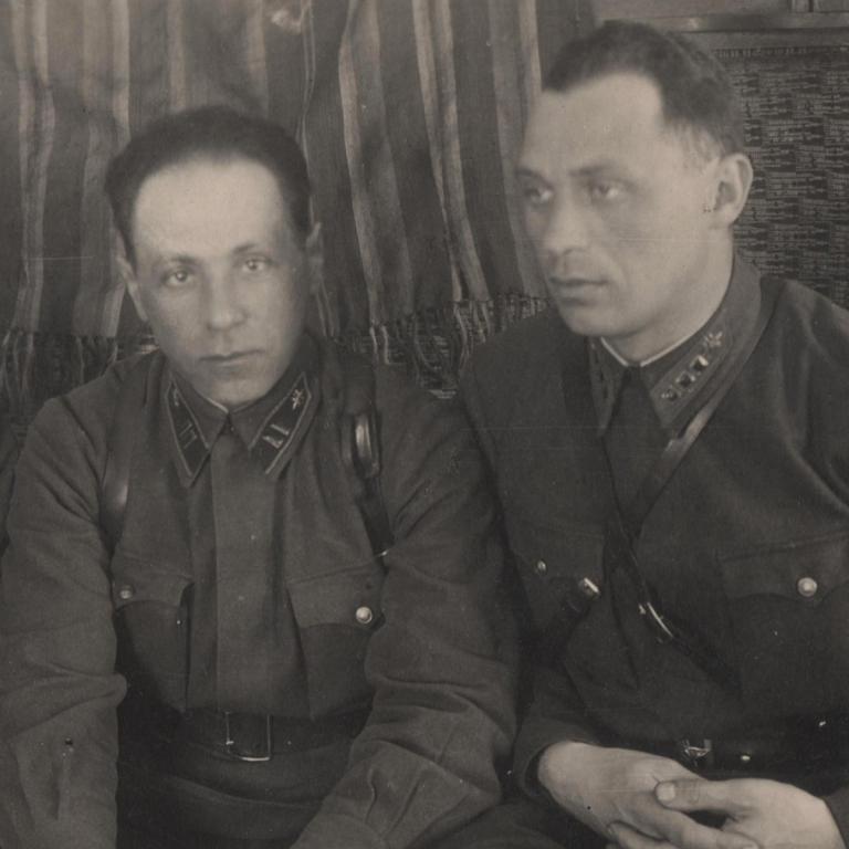 Фото связистов РККА: капитана, майора и ст. лейтенанта, 1941 г. (93695)