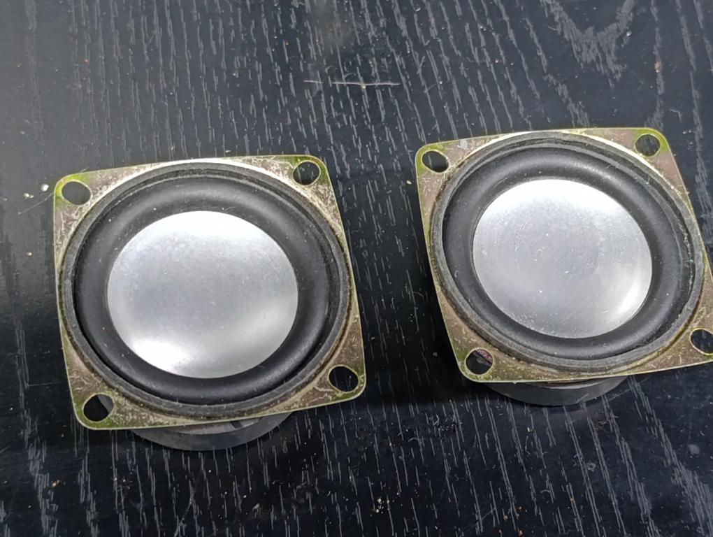 Динамики 2"(5 см) JBL алюминий