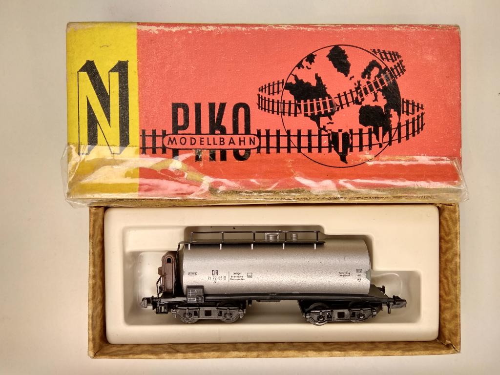9мм.(N) Piko 4-х осная цистерна DR,с повреждениями,в коробке
