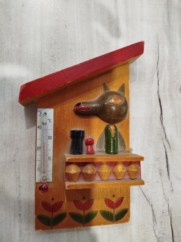 Термометр интерьерный волк шахматист СССР дерево высота 160 мм