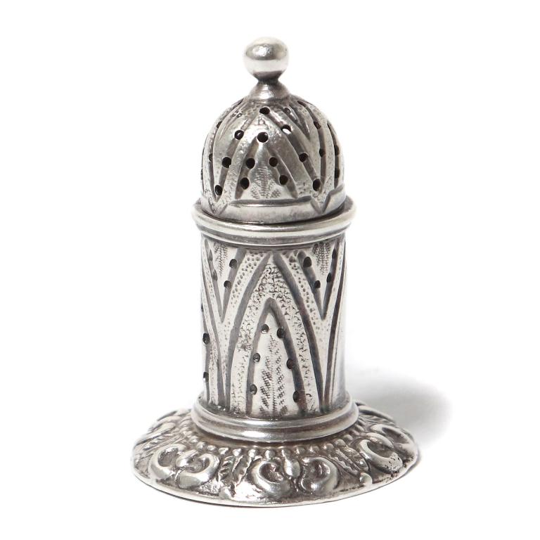 Серебряная солонка.  Англия, 1873 год