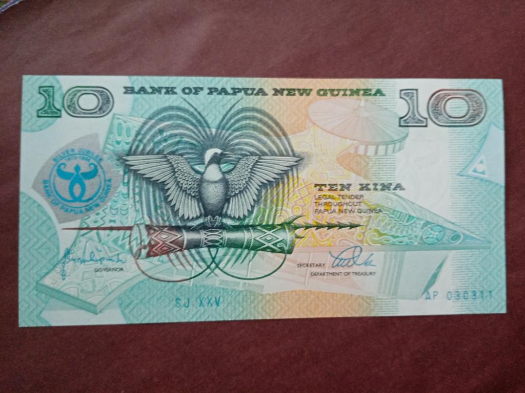 Папуа Новая Гвинея. 10 кина 1998г. Unc .P-17 .25 лет банку.
