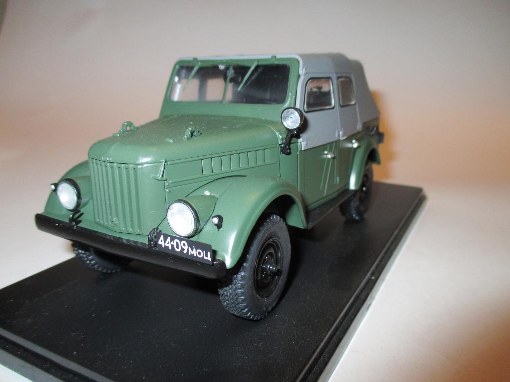 1-24 модель авто ГАЗ-69А (Легендарные Автомобили). Ашет - Hachette