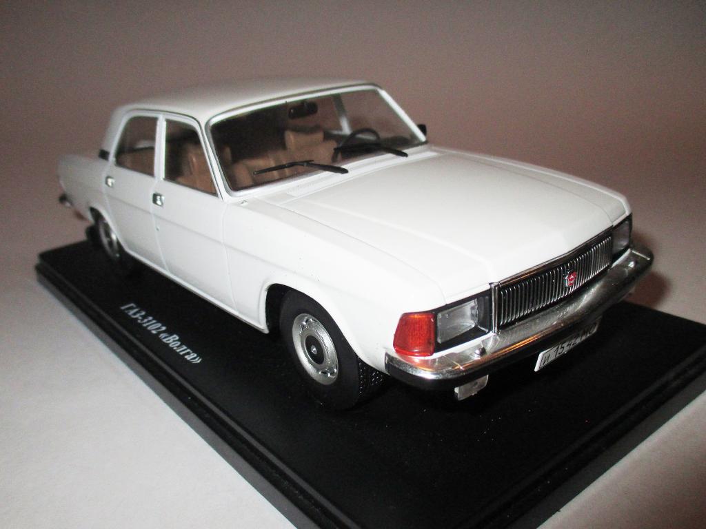 1-24 модель авто ГАЗ-3102 Волга (Легендарные Автомобили). Ашет - Hachette