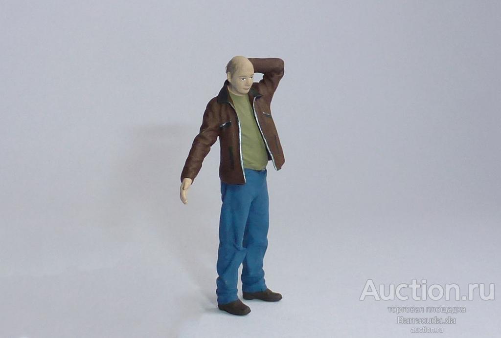 Фигурка 1:43 Водитель в кожанке