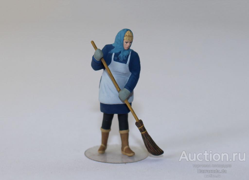 Фигурка 1:43 Дворничиха