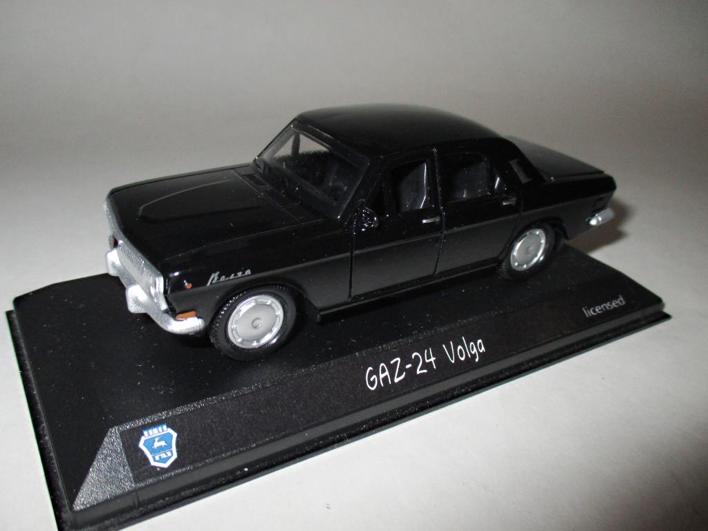 модель авто ГАЗ-24 Волга - GAZ-24 Volga (на подставке) Читайте описание!