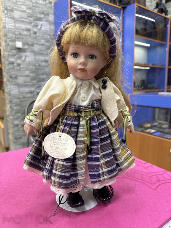 Винтажная фарфоровая куколка от leonardo collection. Англия 33 см