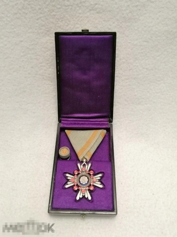 Япония. Орден Священного сокровища 6 степени.В комплекте футляр,фрачник.Сева.