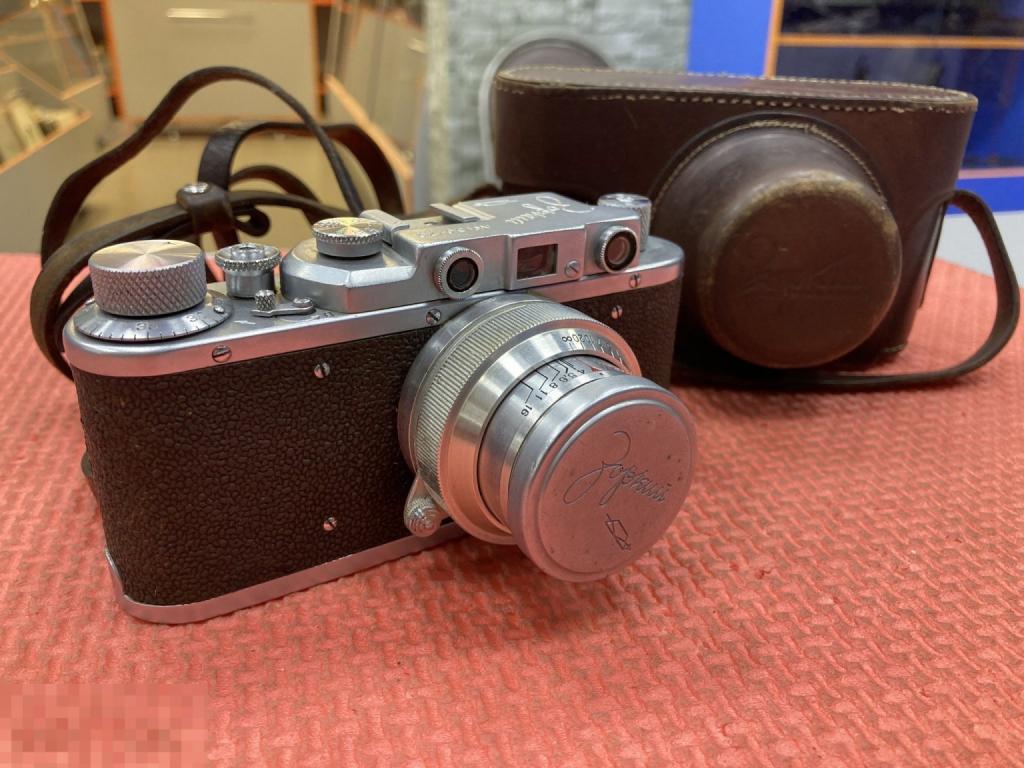 Фотоаппарат Зоркий с редким нераздвижным Индустар-22 Отличный