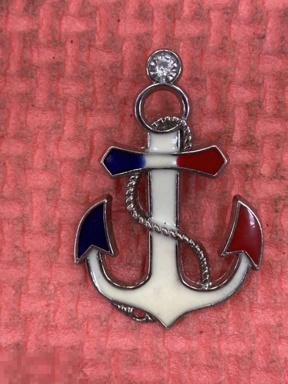 Брошь Якорь эмаль стразы камень 4,5х3,1 см
