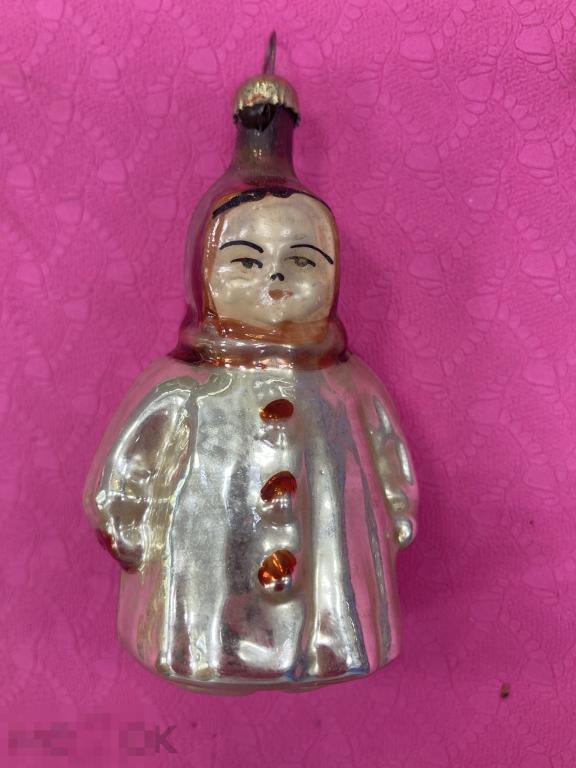 Елочная Игрушка СССР Ребенок девочка в Шубе и шарфе 8 см