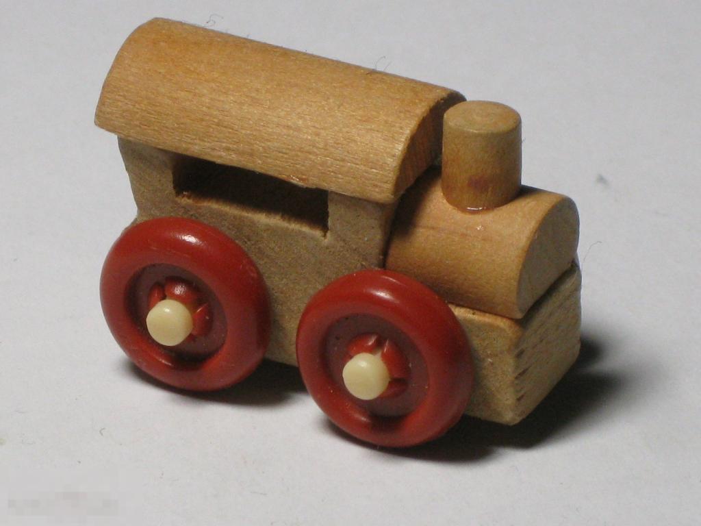 Киндер сюрприз Паровоз деревянный К.96 n.130