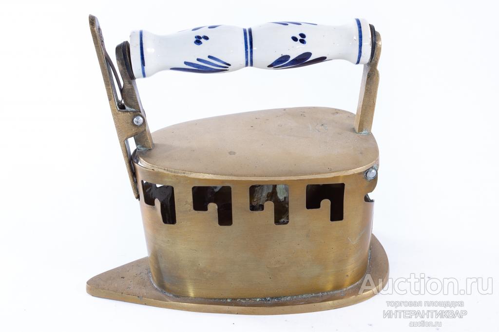 Старинный угольный утюг с керамической ручкой 24АБ132