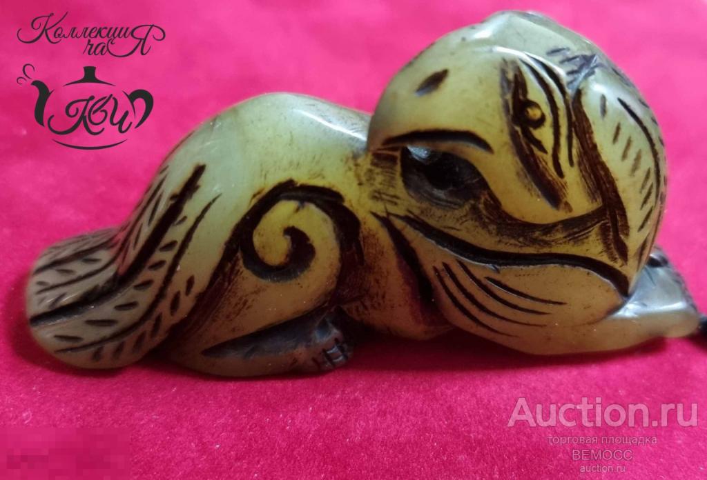 Птица нефрит Камень. Старая вещь