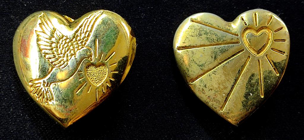 Искусство. Англия. Великобритания. Клуб Варьете. Голубь. Сердце. Пара тяжелый