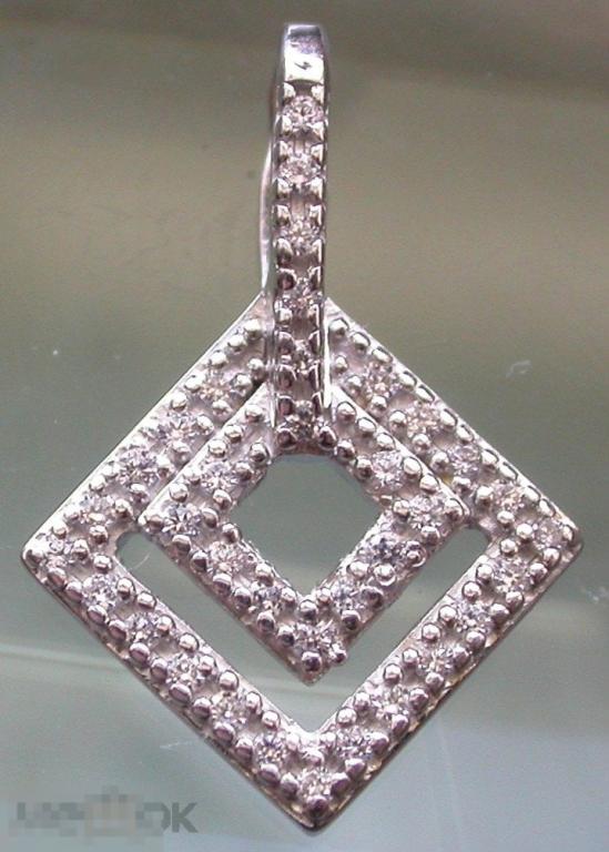 Серебряная подвеска с фианитами. 925 российская проба. 1.2 гр. Новая.