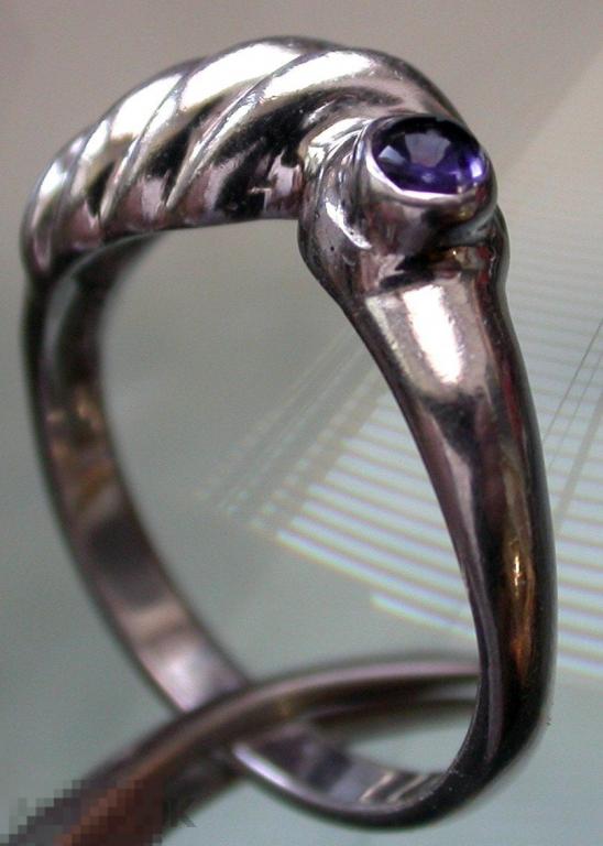 Серебряное кольцо с сапфиром-кабошоном. 925 проба. 2.6 гр. Размер 16.5.