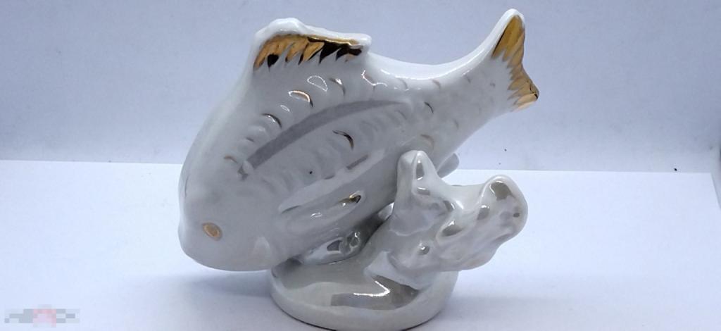 ФАРФОРОВАЯ СТАТУЭТКА 1966 год КАРП  ДУЛЕВО СССР