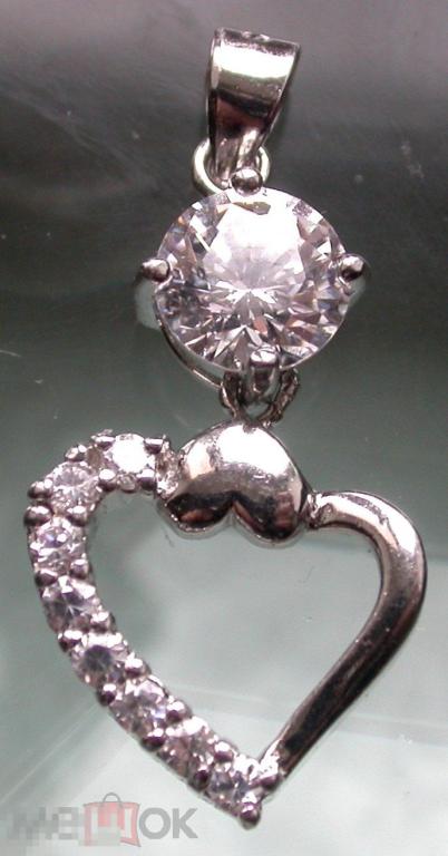 Серебряная подвеска с фианитами или цирконами. 925 проба. 2.9 гр. Новая.