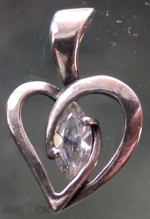 Серебряная подвеска-сердце с фианитом. 925 российская проба. 2.0 гр.