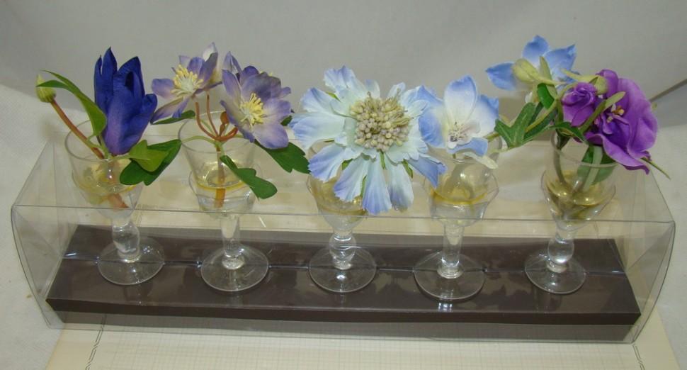 Набор искусственных цветов в рюмках (M371)