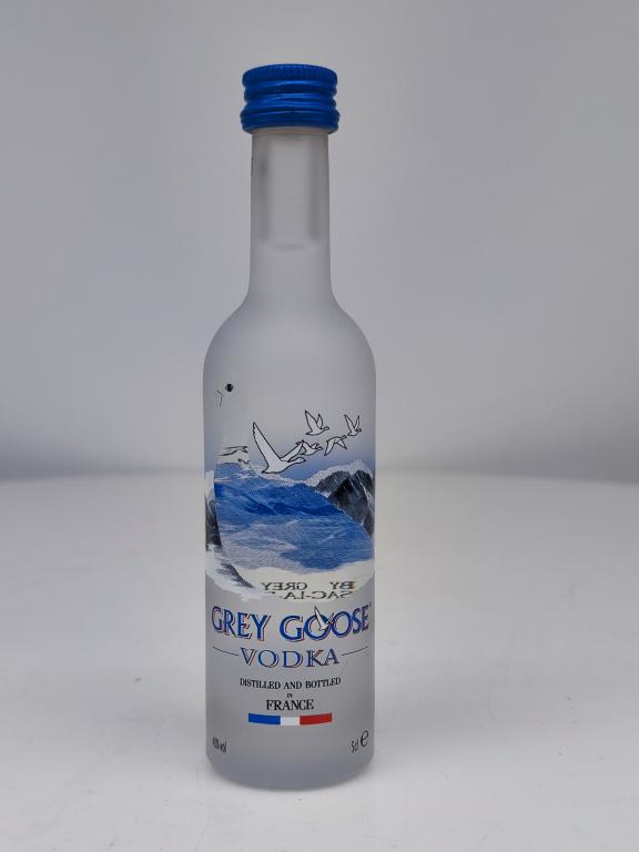Водка Grey Goose 50мл Франция