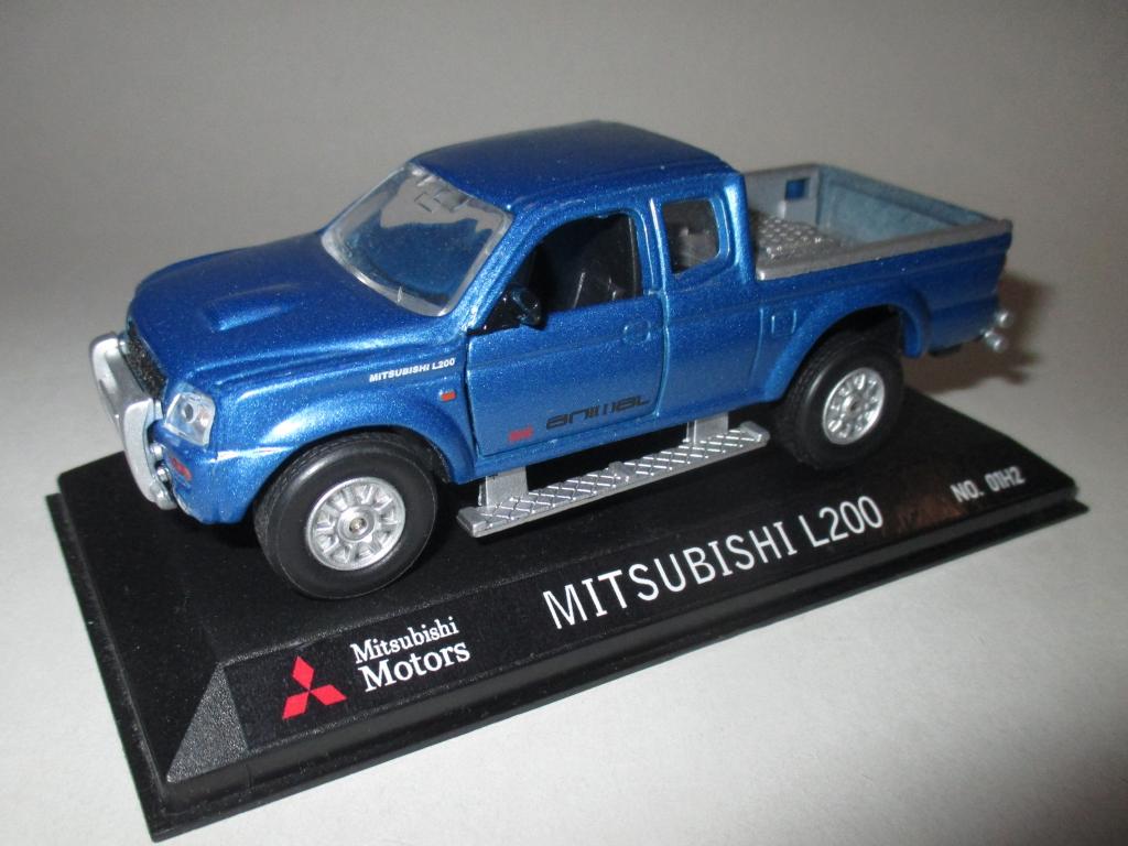 модель авто Mitsubishi L200 / Мицубиси Л200 (на подставке), читайте описание!!!