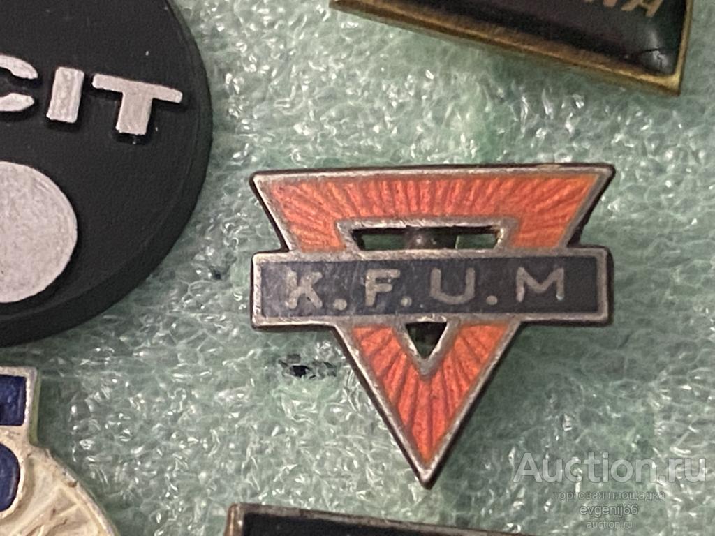 Знак. ИНОСТРАННЫЙ Значок K. F. U. M ТРЕУГОЛЬНИК.  ТЯЖЕЛЫЙ. ЭМАЛЬ.  РЕДЧАЙШИЙ RRR