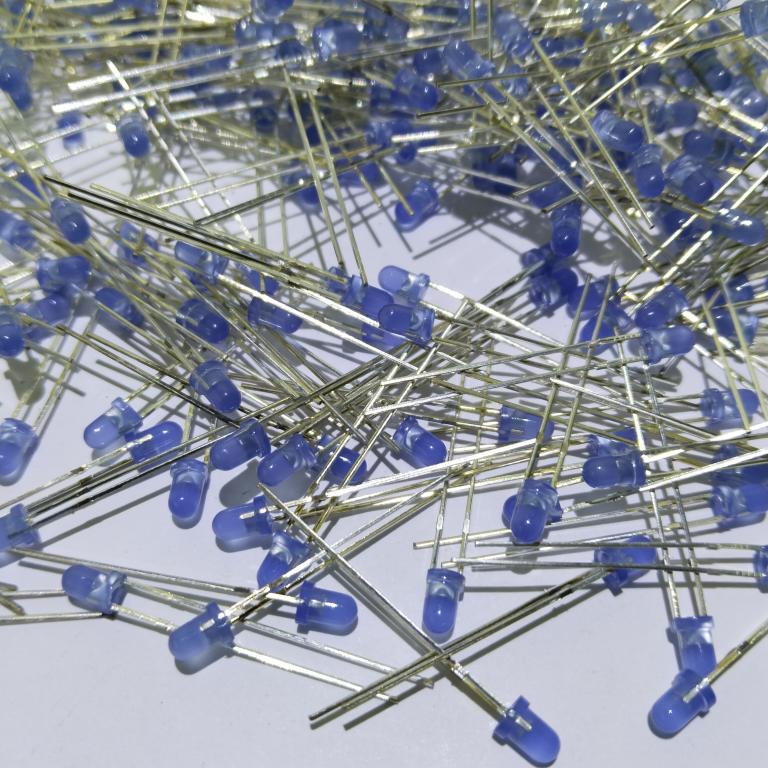 Светодиод DFL-3014UBD, круглый 3x5мм, голубой, 2000 мкд, 60 градусов, линза голубая матовая