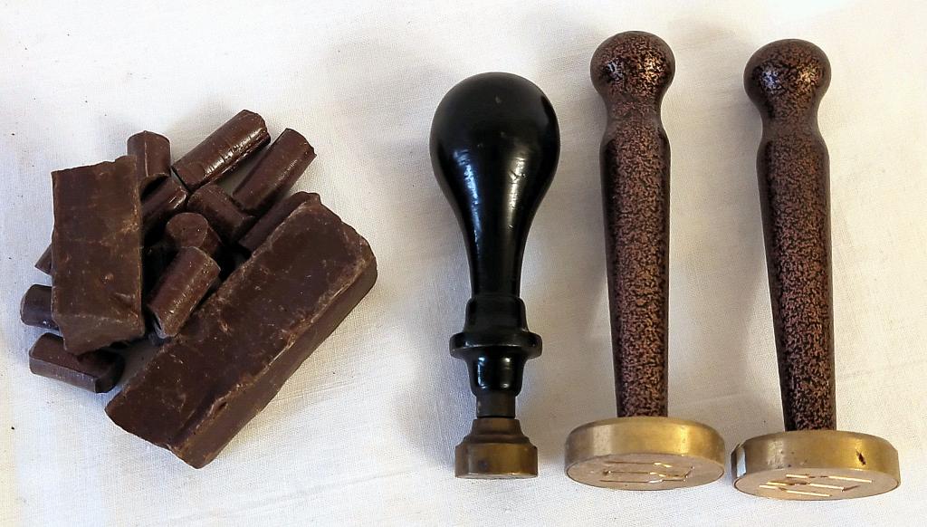 3  ПЕЧАТИ  для  сургуча  +  СУРГУЧ   (К2/5)