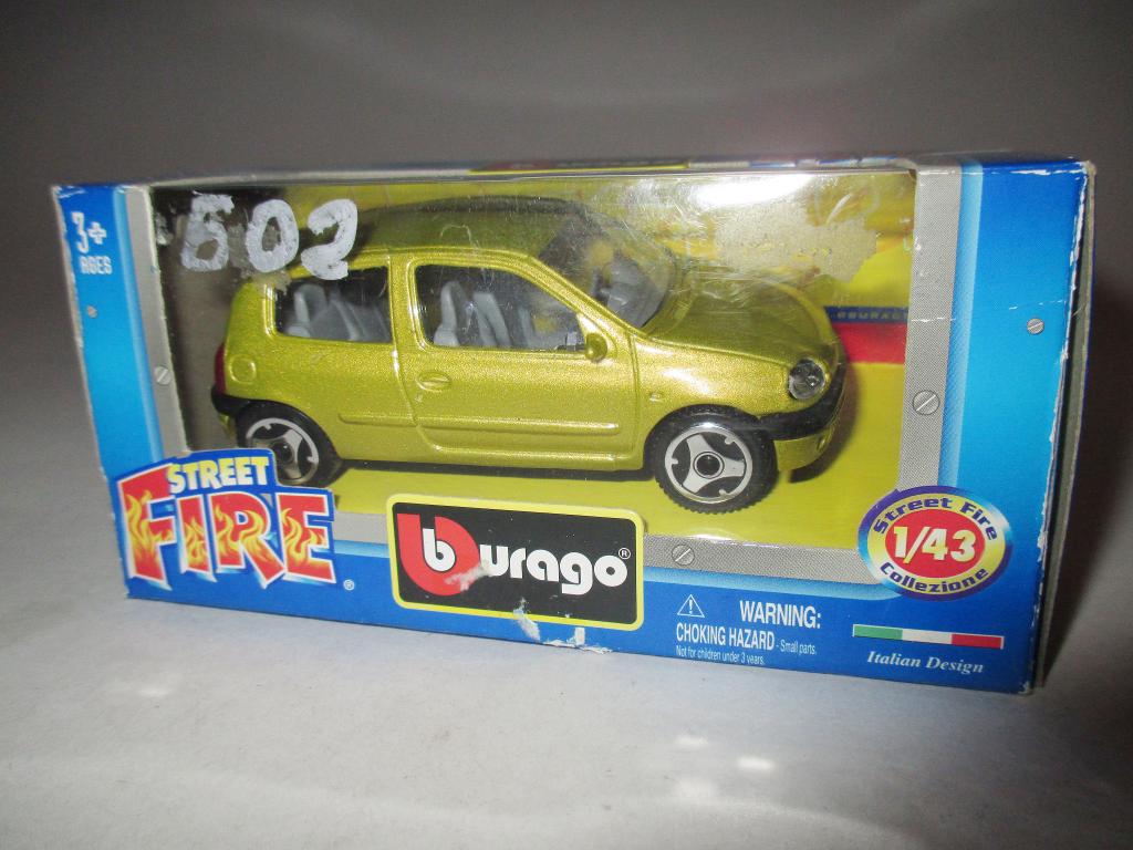 модель авто 1-43 Renault Clio / Рено Клио ( Burago ) читайте описание !!!