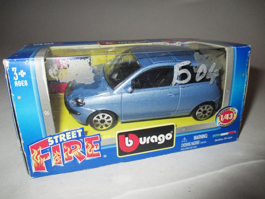 модель авто 1-43 Lancia Ypsilon / Ланчия Ипсилон ( Burago ) читайте описание !!!