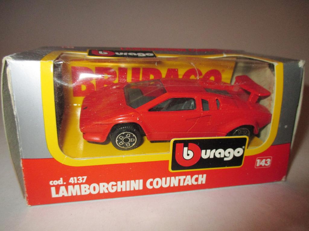 модель авто 1-43 Lamborghini Countach / Ламборгини Каунтач (Burago ) читайте описание !!!