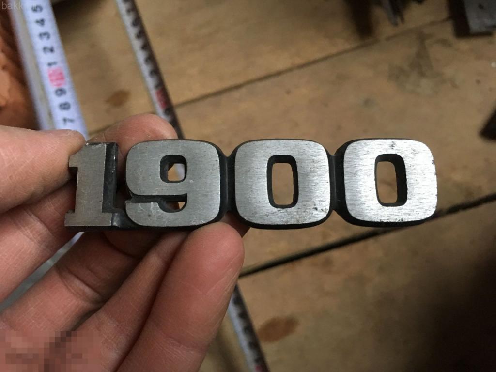 Эмблема шильдик логотип 1900