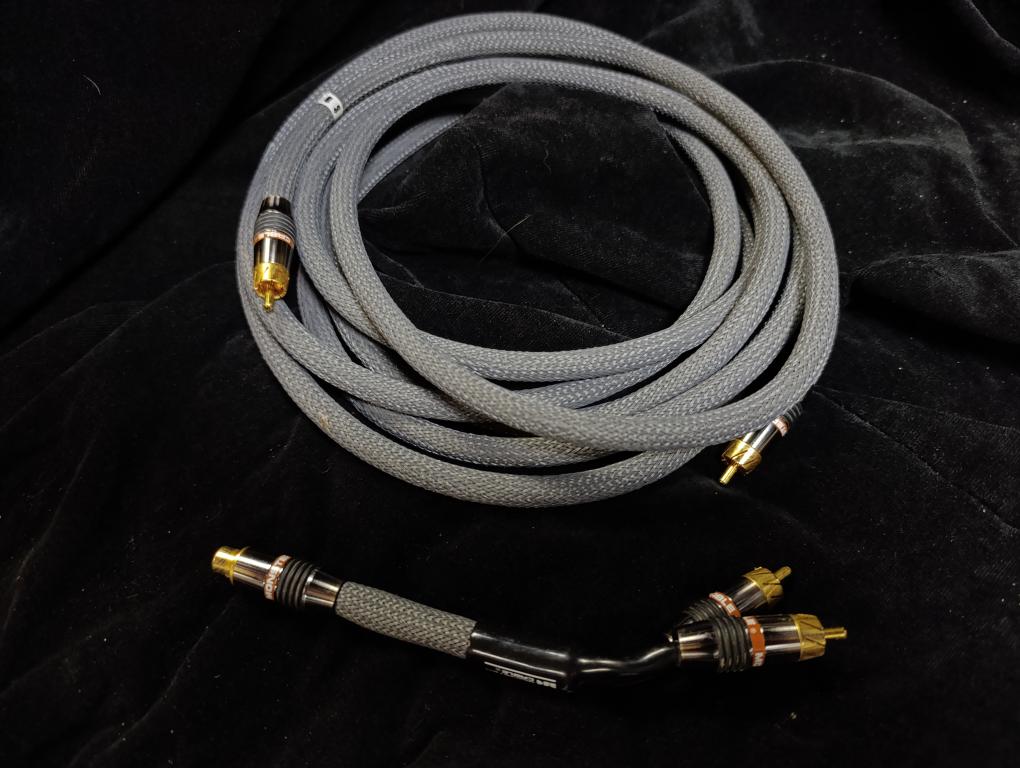 Кабель сабвуферный Monster Cable 4.5м