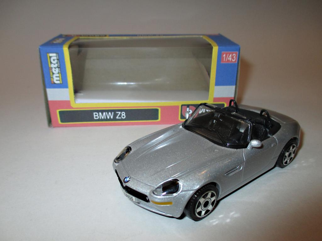 модель авто 1-43 BMW Z8 / БМВ З8 (Burago ) Читайте описание!!!