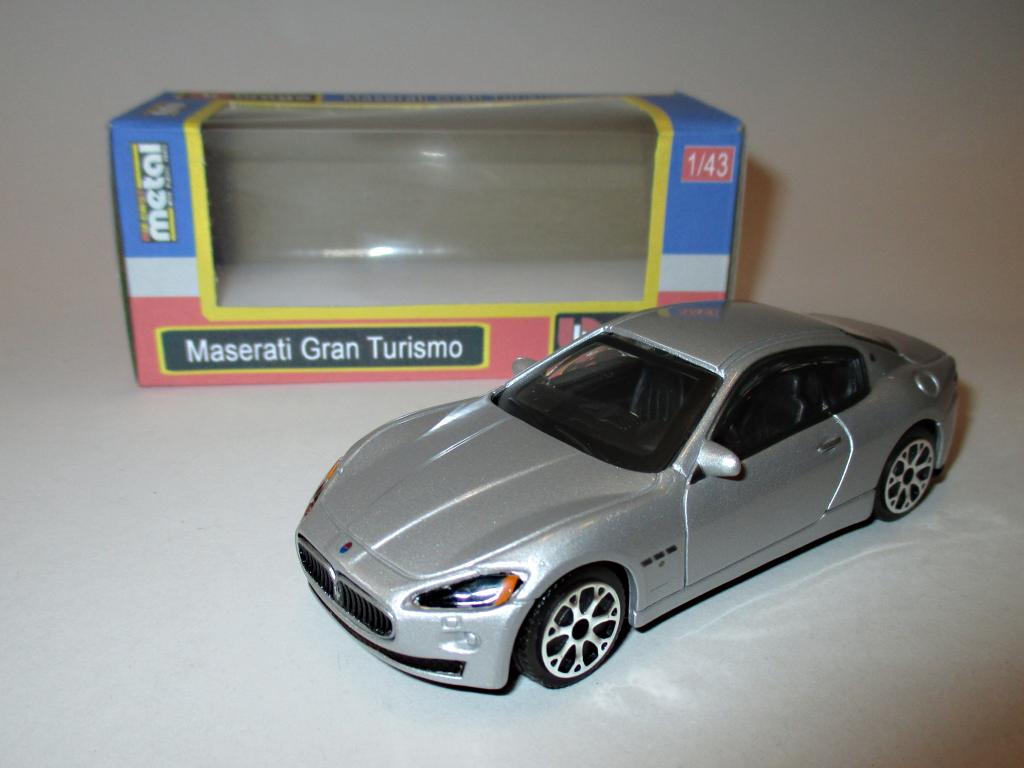 модель авто 1-43 Maserati Gran Turismo / Мазерати Гран Туризмо (Burago ) Читайте описание!!!